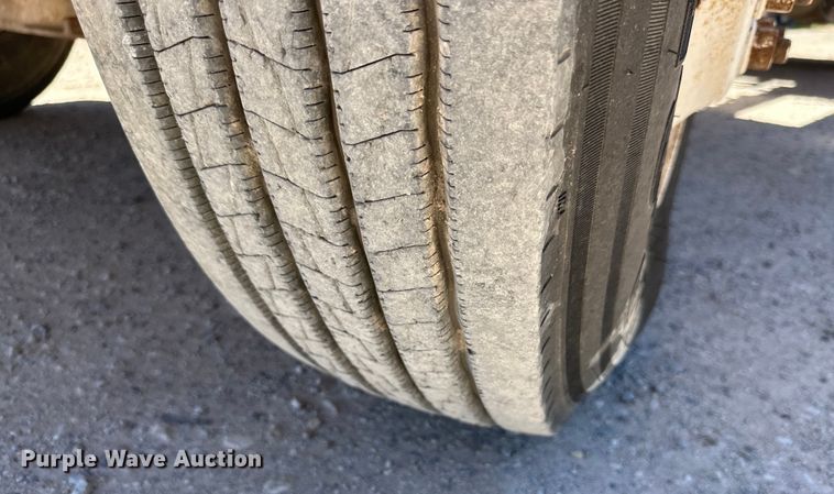 image for item DK6685 2006 International 4300 flatbed truck