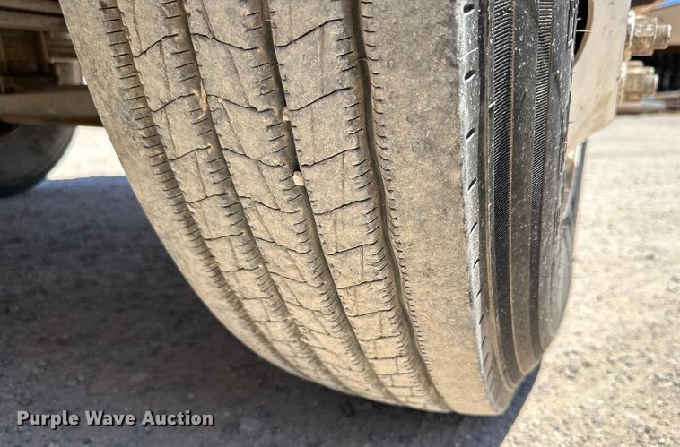 image for item DK6685 2006 International 4300 flatbed truck