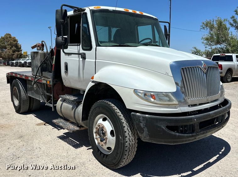 image for item DK6686 2011 International DuraStar 4300 flatbed truck
