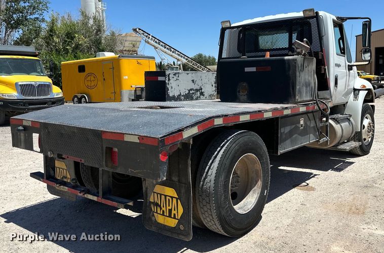 image for item DK6686 2011 International DuraStar 4300 flatbed truck