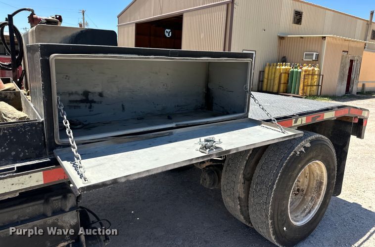 image for item DK6686 2011 International DuraStar 4300 flatbed truck