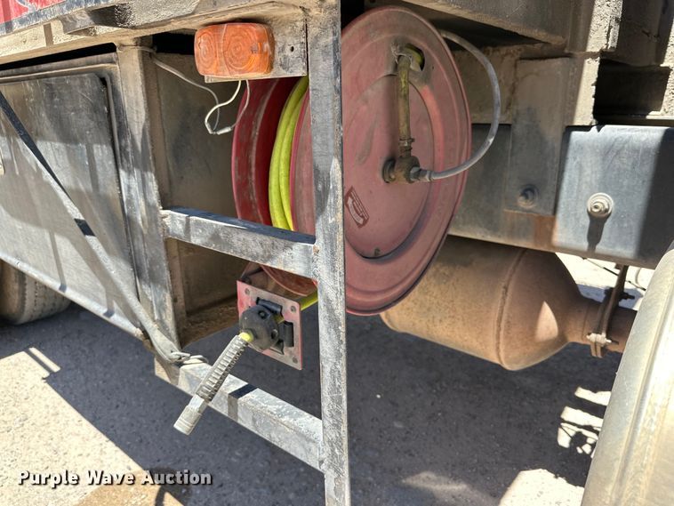 image for item DK6686 2011 International DuraStar 4300 flatbed truck