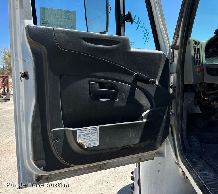 image for item DK6686 2011 International DuraStar 4300 flatbed truck