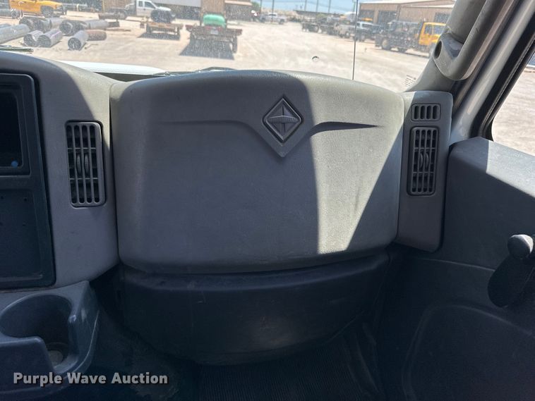 image for item DK6686 2011 International DuraStar 4300 flatbed truck