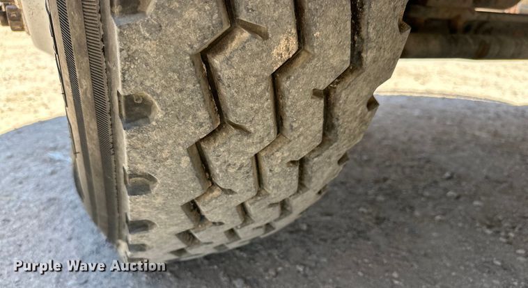 image for item DK6686 2011 International DuraStar 4300 flatbed truck