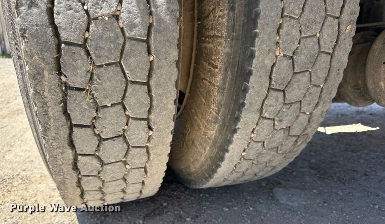 image for item DK6686 2011 International DuraStar 4300 flatbed truck