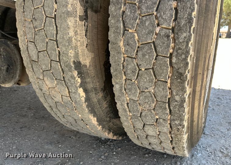 image for item DK6686 2011 International DuraStar 4300 flatbed truck