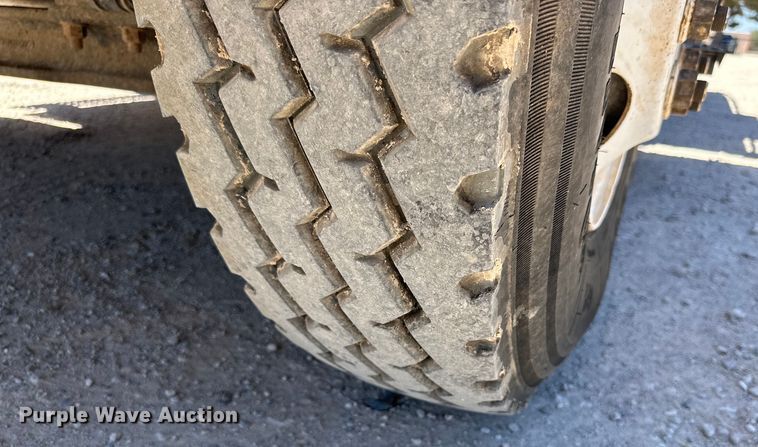 image for item DK6686 2011 International DuraStar 4300 flatbed truck