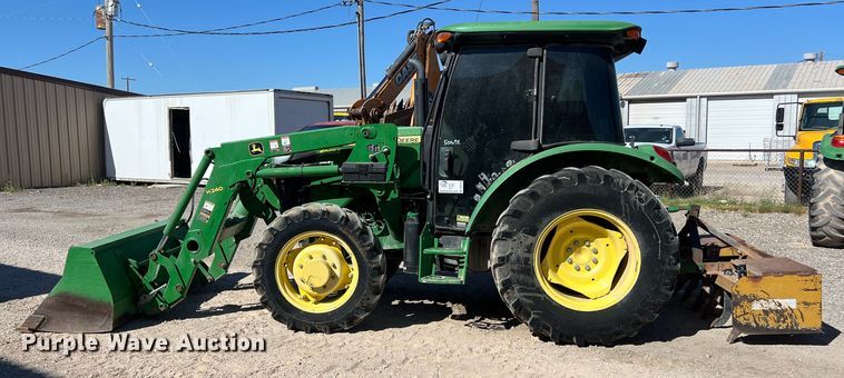 image for item DO2419 2016 John Deere 5065E MFWD tractor