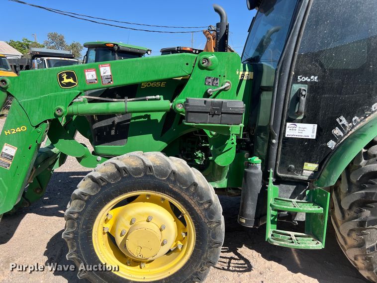 image for item DO2419 2016 John Deere 5065E MFWD tractor