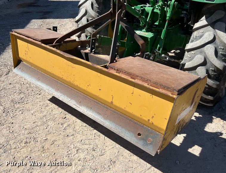 image for item DO2419 2016 John Deere 5065E MFWD tractor