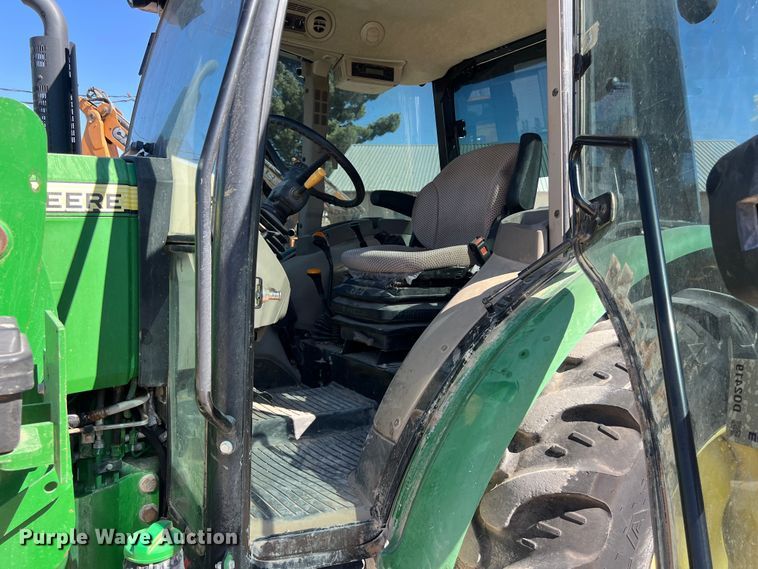 image for item DO2419 2016 John Deere 5065E MFWD tractor