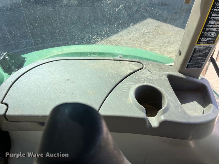 image for item DO2419 2016 John Deere 5065E MFWD tractor