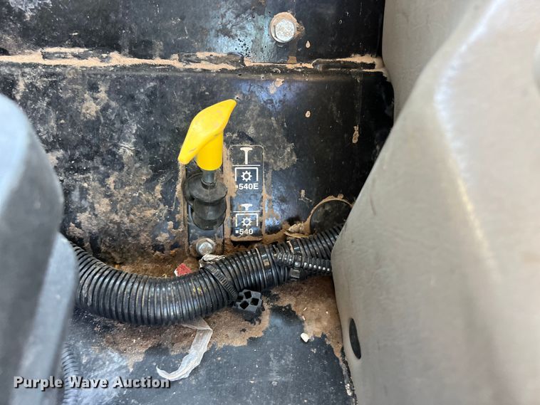 image for item DO2419 2016 John Deere 5065E MFWD tractor