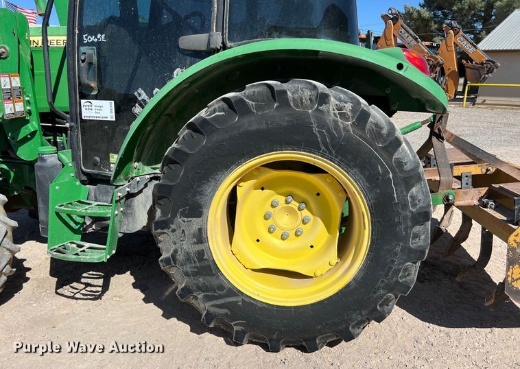image for item DO2419 2016 John Deere 5065E MFWD tractor