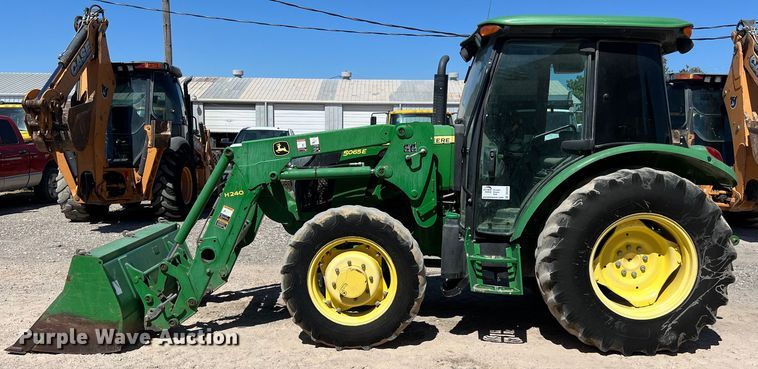 image for item DO2420 2015 John Deere  5065E MFWD tractor