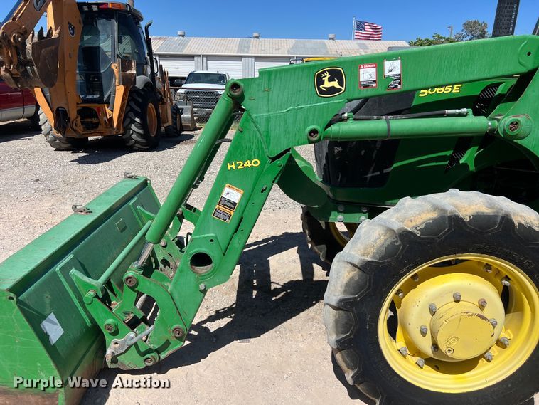 image for item DO2420 2015 John Deere  5065E MFWD tractor