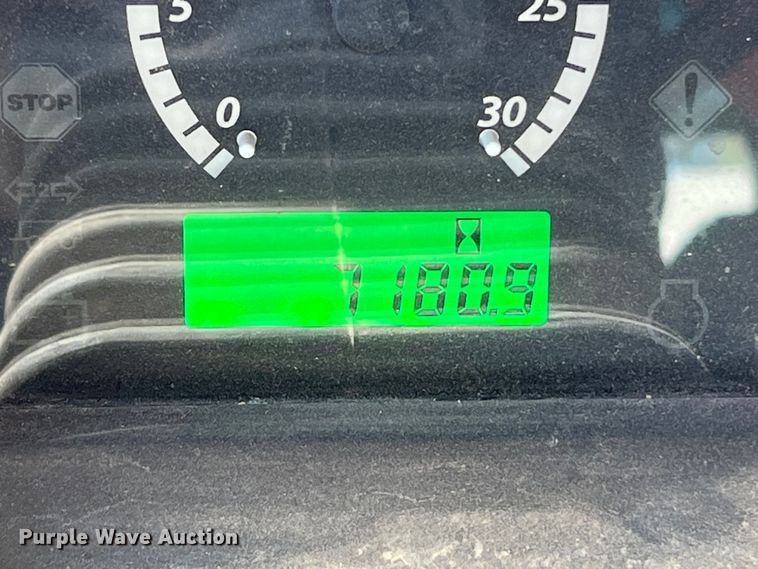 image for item DO2420 2015 John Deere  5065E MFWD tractor