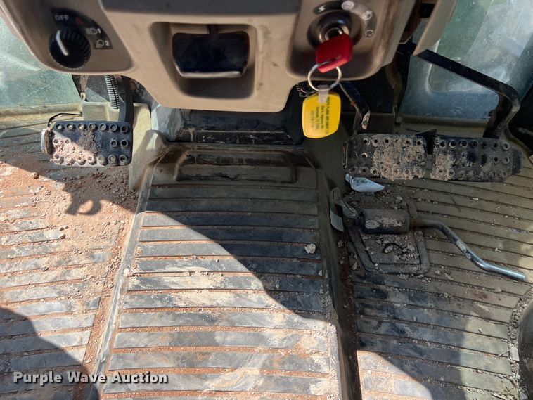 image for item DO2420 2015 John Deere  5065E MFWD tractor