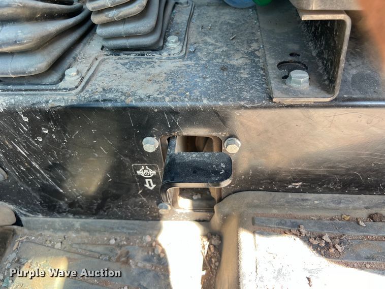 image for item DO2420 2015 John Deere  5065E MFWD tractor