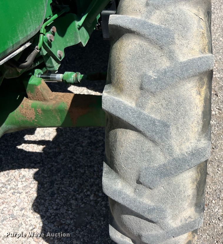 image for item DO2420 2015 John Deere  5065E MFWD tractor