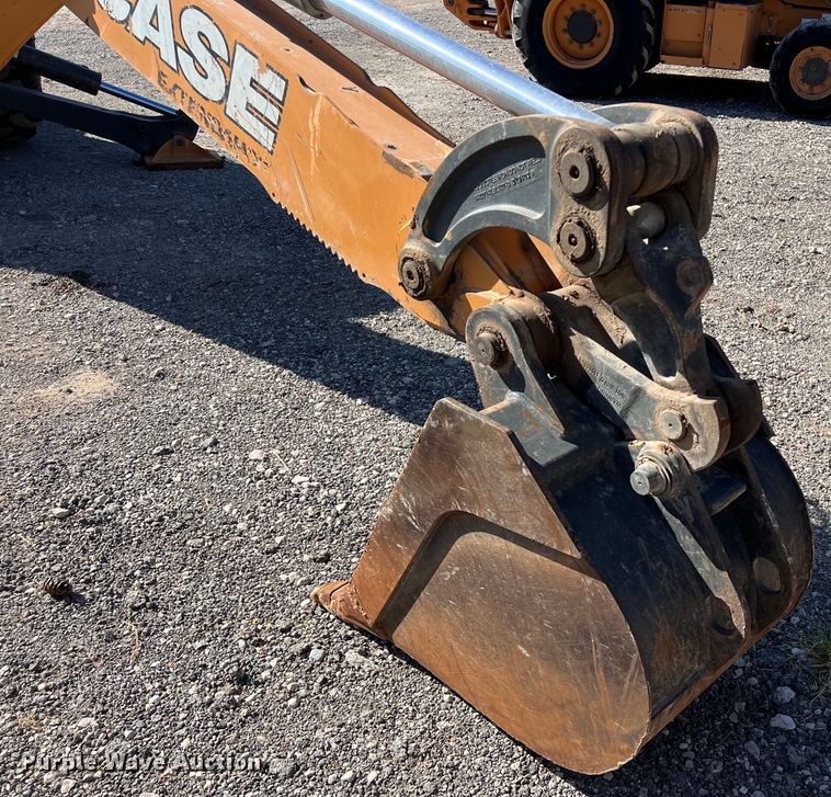 image for item DO2423 Case 580 Super N backhoe