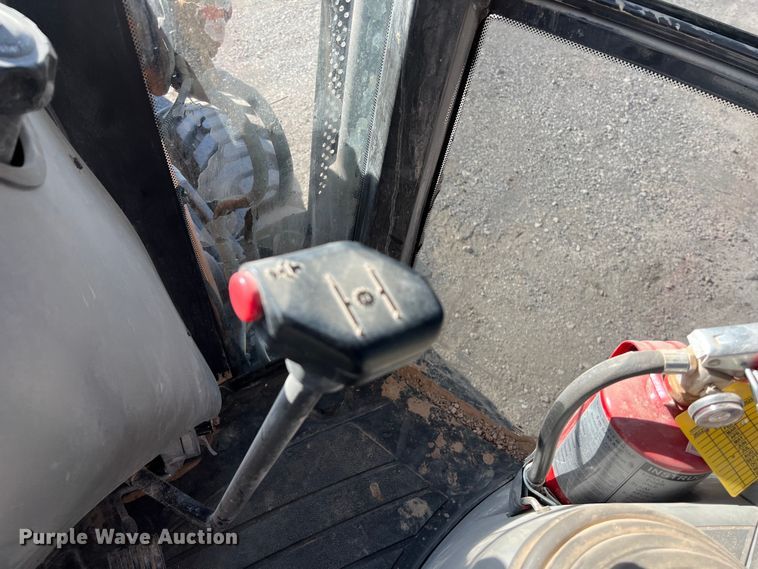 image for item DO2423 Case 580 Super N backhoe