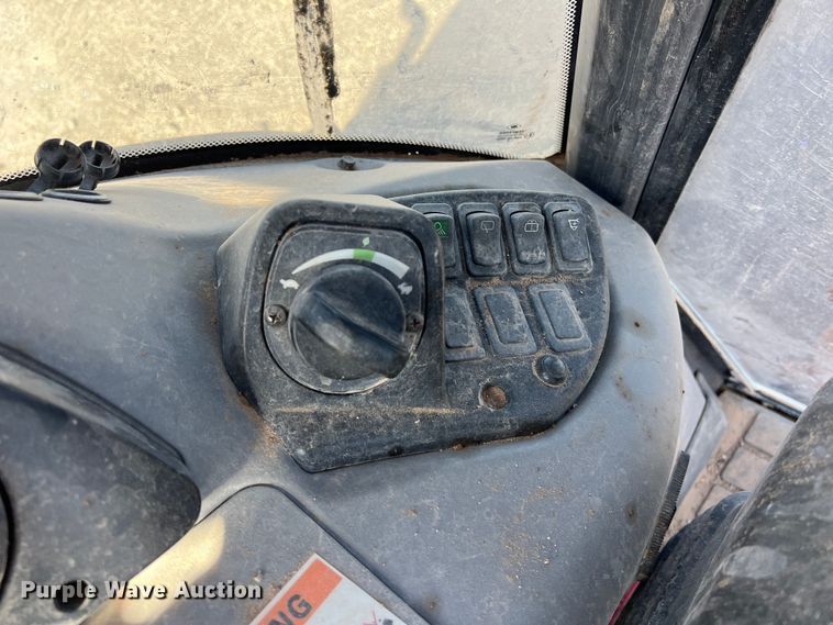 image for item DO2423 Case 580 Super N backhoe