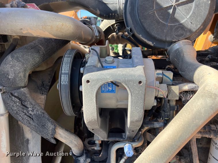 image for item DO2423 Case 580 Super N backhoe