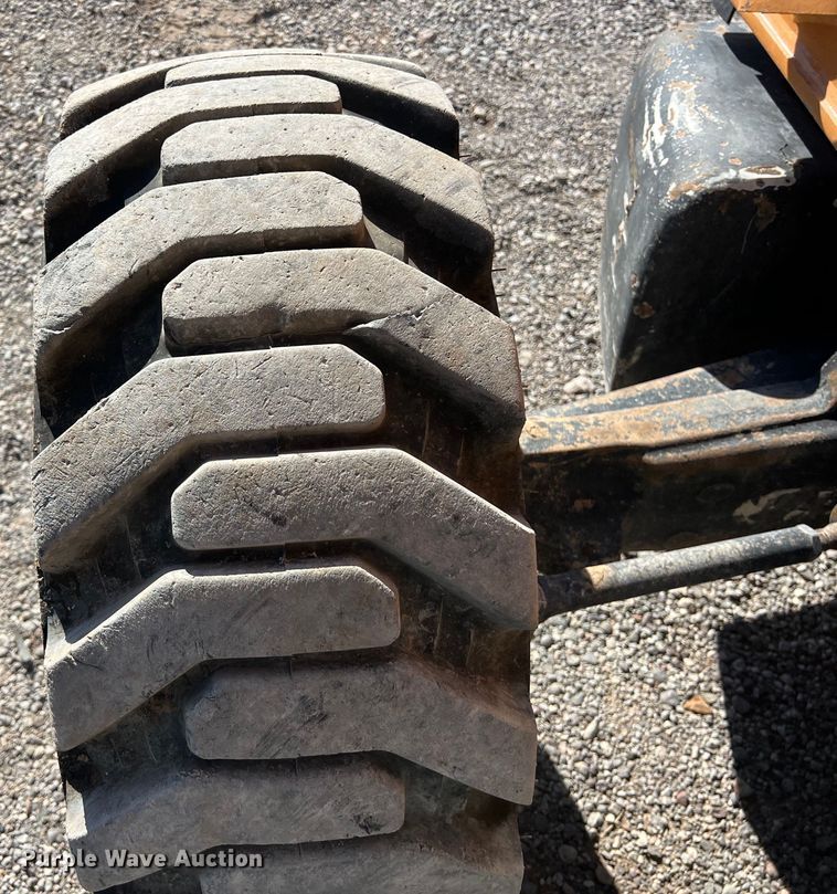 image for item DO2423 Case 580 Super N backhoe