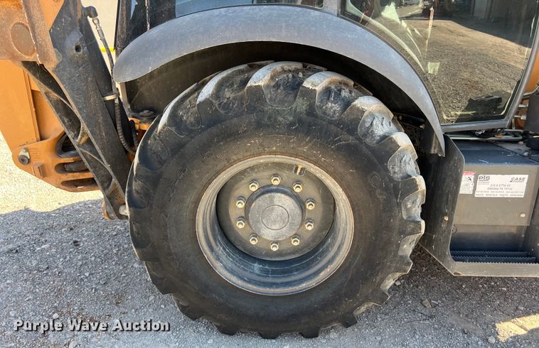 image for item DO2423 Case 580 Super N backhoe
