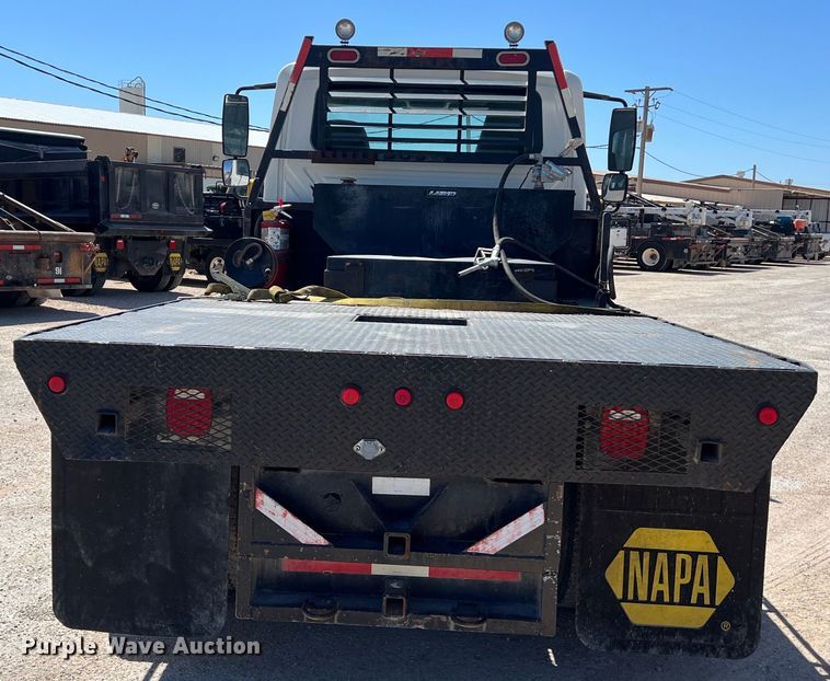 image for item DO2424 2011 International  DuraStar 4300 flatbed truck