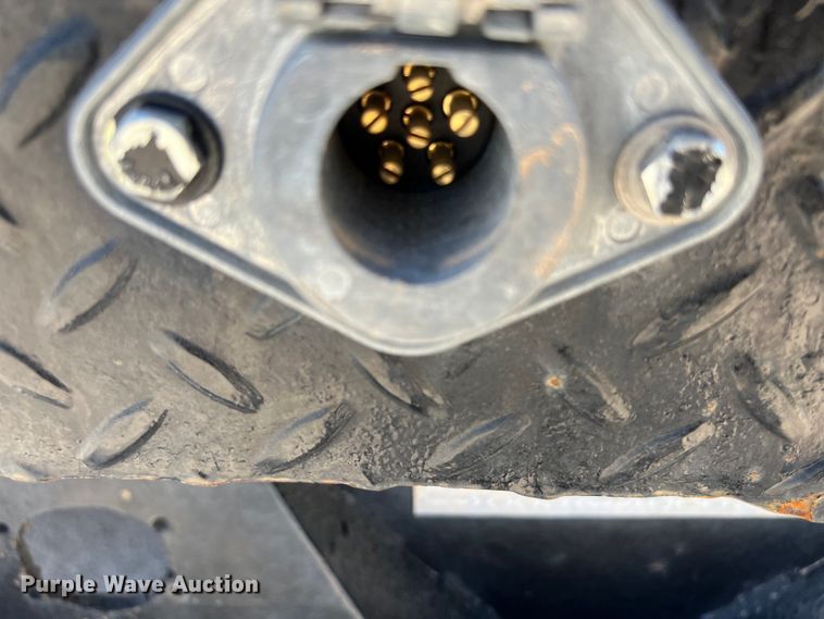 image for item DO2424 2011 International  DuraStar 4300 flatbed truck