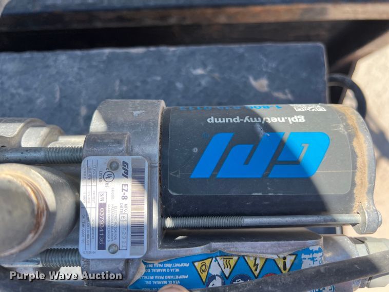 image for item DO2424 2011 International  DuraStar 4300 flatbed truck