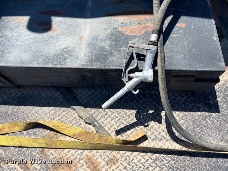 image for item DO2424 2011 International  DuraStar 4300 flatbed truck