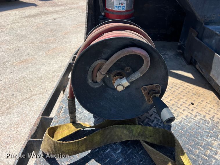 image for item DO2424 2011 International  DuraStar 4300 flatbed truck