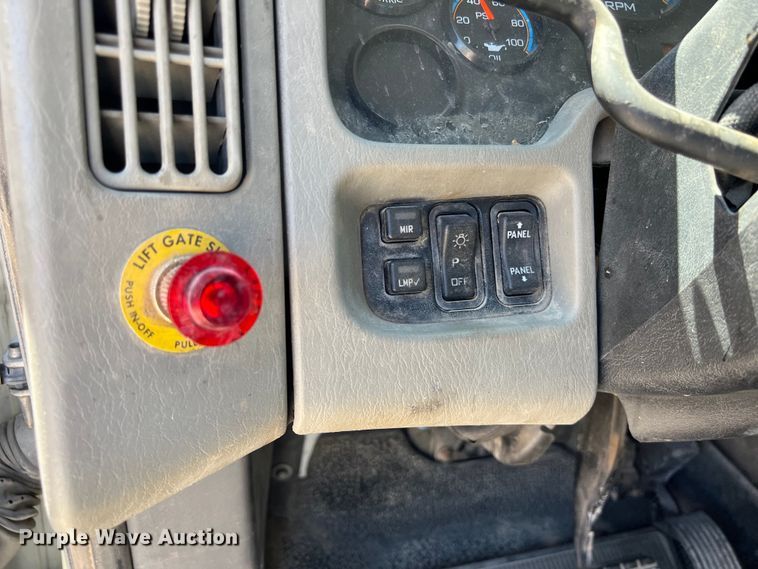 image for item DO2424 2011 International  DuraStar 4300 flatbed truck