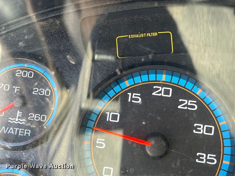 image for item DO2424 2011 International  DuraStar 4300 flatbed truck