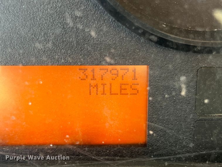 image for item DO2424 2011 International  DuraStar 4300 flatbed truck