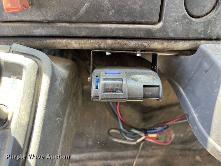 image for item DO2424 2011 International  DuraStar 4300 flatbed truck