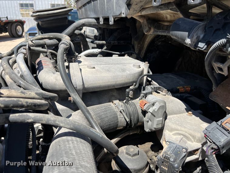 image for item DO2424 2011 International  DuraStar 4300 flatbed truck