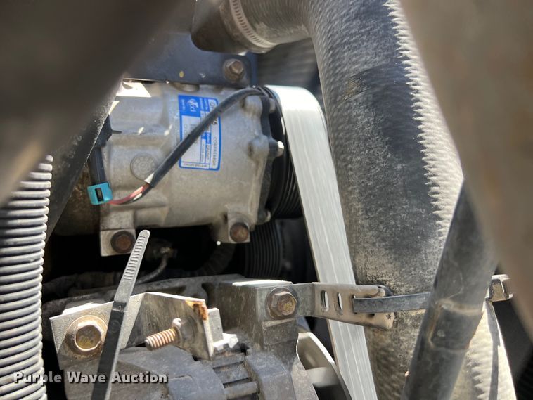 image for item DO2424 2011 International  DuraStar 4300 flatbed truck