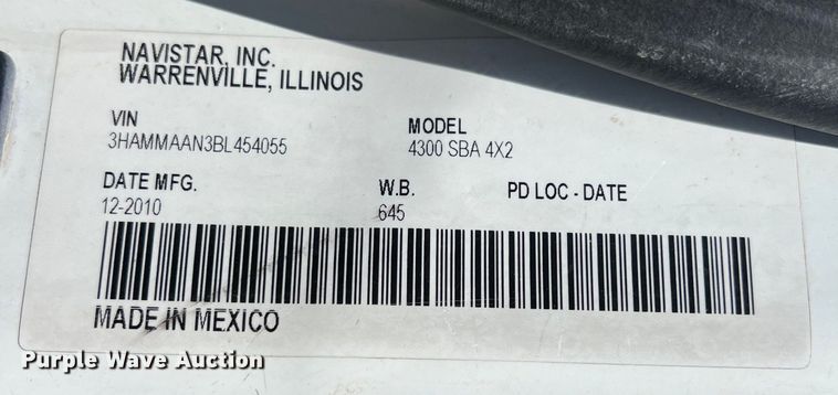 image for item DO2424 2011 International  DuraStar 4300 flatbed truck