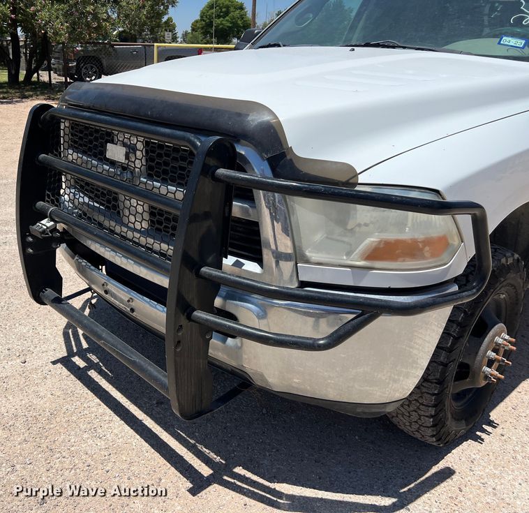 image for item DO2427 2012 Dodge Ram 3500HD Crew Cab flatbed pickup truck