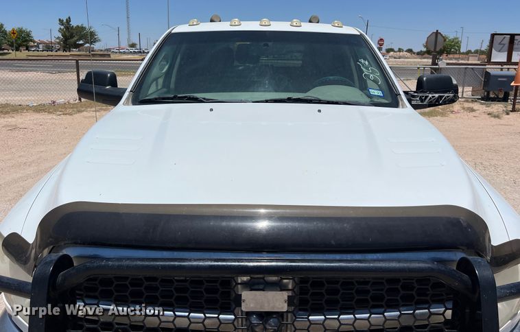 image for item DO2427 2012 Dodge Ram 3500HD Crew Cab flatbed pickup truck