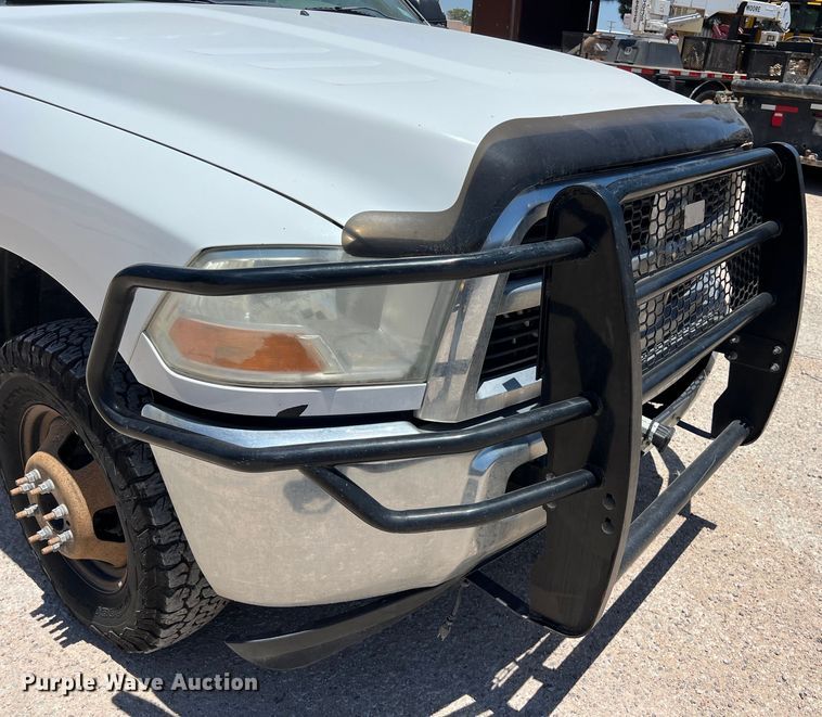 image for item DO2427 2012 Dodge Ram 3500HD Crew Cab flatbed pickup truck