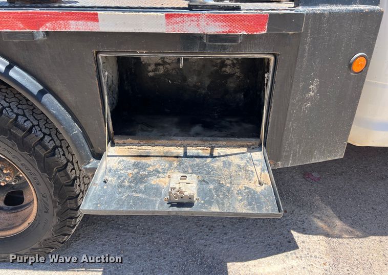 image for item DO2427 2012 Dodge Ram 3500HD Crew Cab flatbed pickup truck