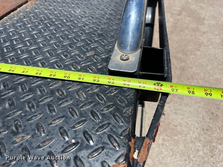 image for item DO2427 2012 Dodge Ram 3500HD Crew Cab flatbed pickup truck