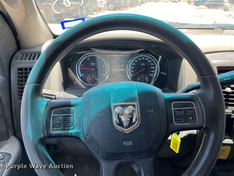 image for item DO2427 2012 Dodge Ram 3500HD Crew Cab flatbed pickup truck