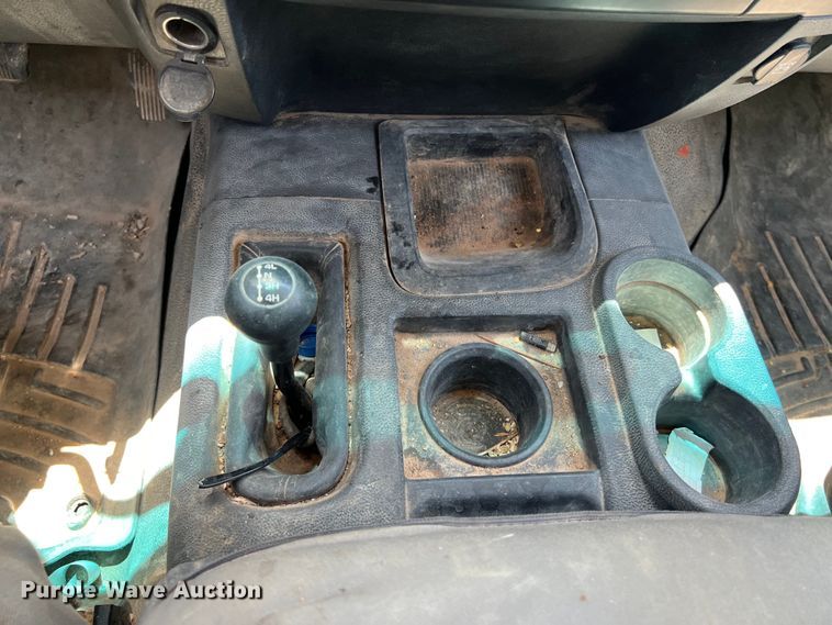 image for item DO2427 2012 Dodge Ram 3500HD Crew Cab flatbed pickup truck